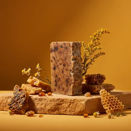 Savon miel et propolis saponifié à froid
