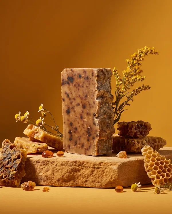 Savon miel et propolis saponifié à froid